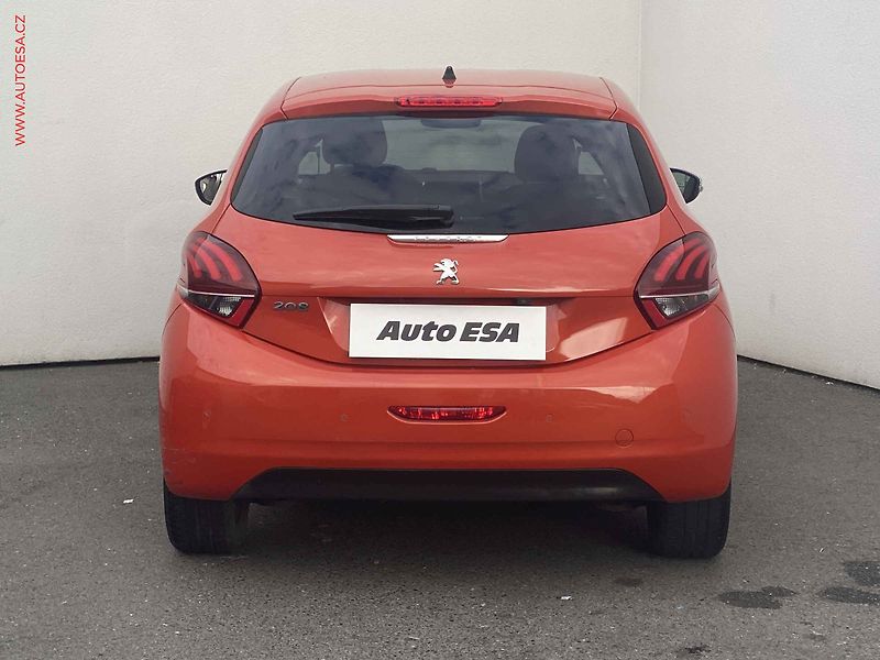 Peugeot 208 (2018) 1.2 PT, Style, kamera - fotka 5 z 15