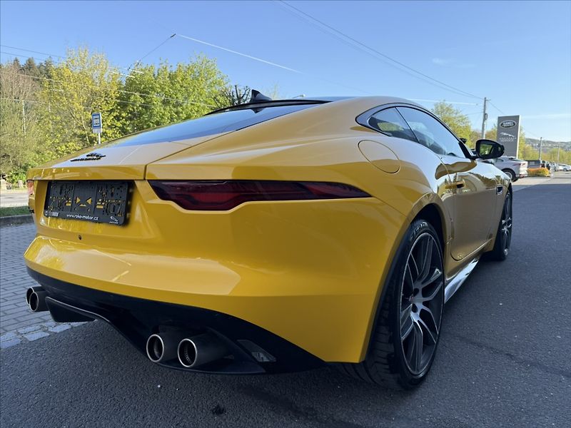 Jaguar F-Type 5,0 R-DYNAMIC P450 RWD - fotka 7 z 19