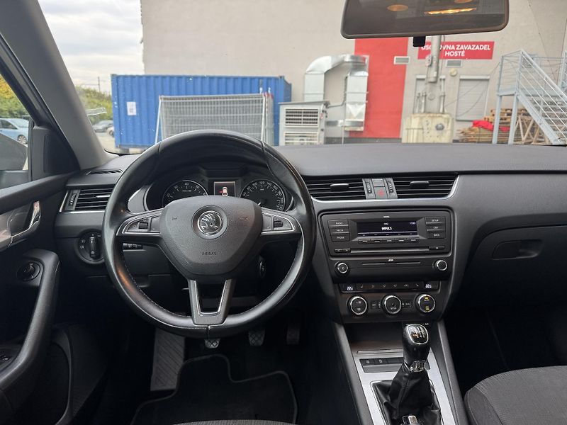 Škoda Octavia (2013) 1.8 TSI 132kw ČR - fotka 13 z 18