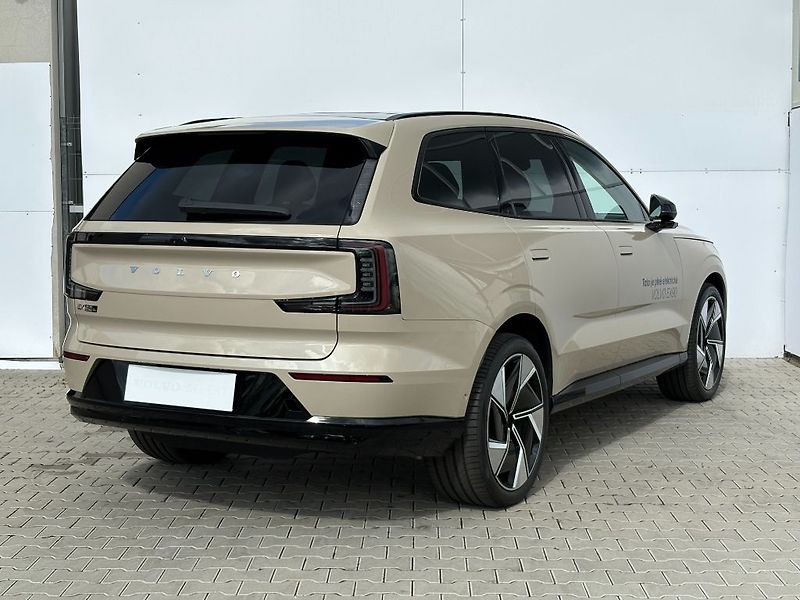 Volvo EX90 ULTRA TWIN MOTOR 335kW - fotka 6 z 30