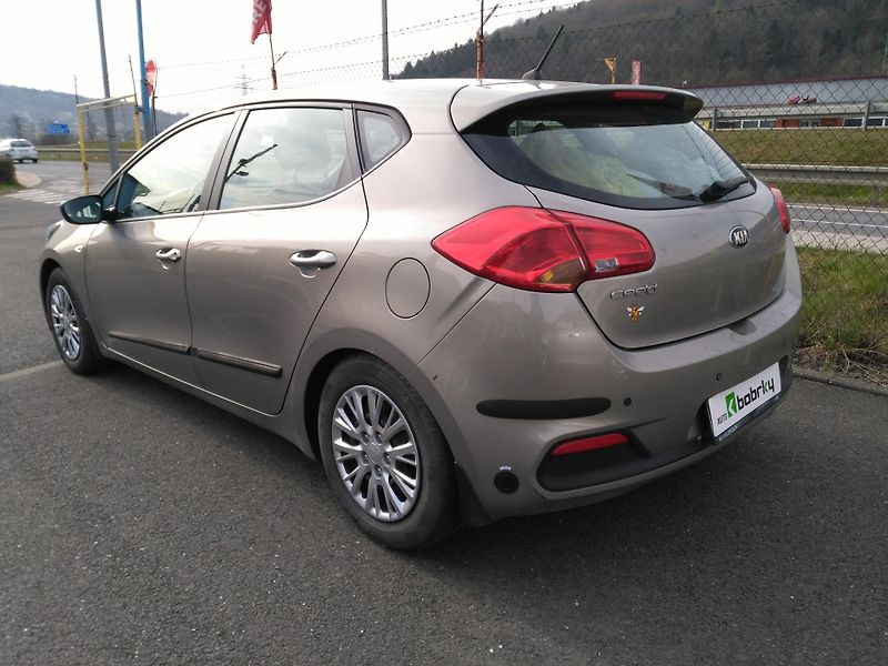 Kia Ceed 1,4i + LPG - fotka 4 z 26