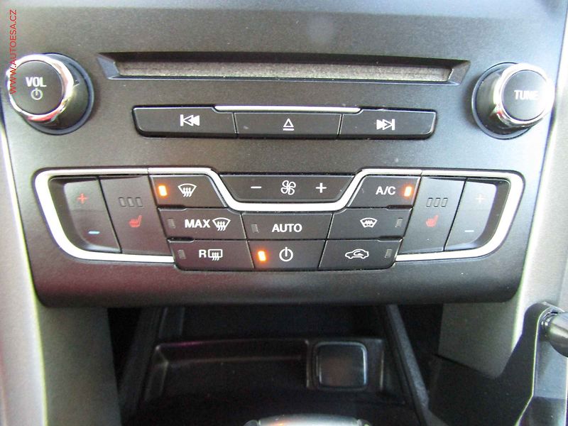 Ford Mondeo (2018) 2.0 TDCi, Automat, navi - fotka 17 z 21