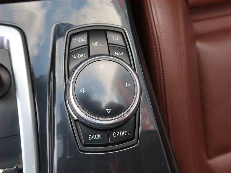 BMW Řada 5 (2013) 520d xDrive, 4X4, Automat - fotka 17 z 20