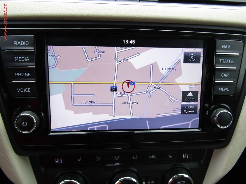 Škoda Octavia (2013) 1.4 TSi, Elegance, DSG, bixen - fotka 16 z 20