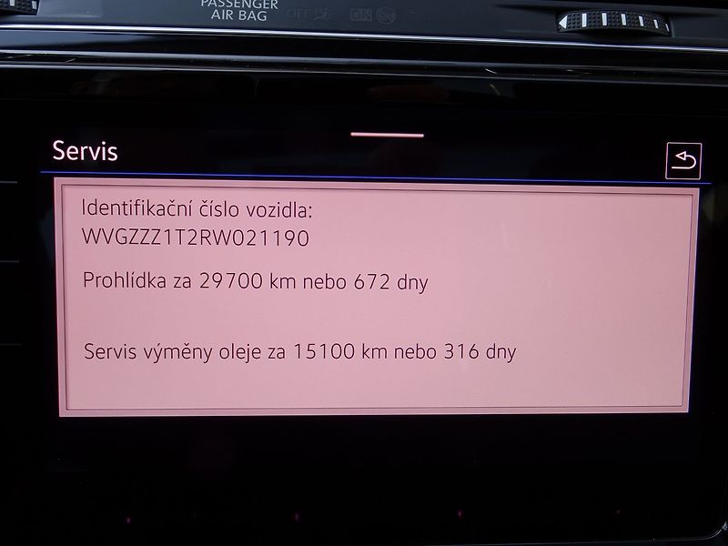 Volkswagen Touran 2.0TDI DSG 7míst Webasto TZ - fotka 38 z 40