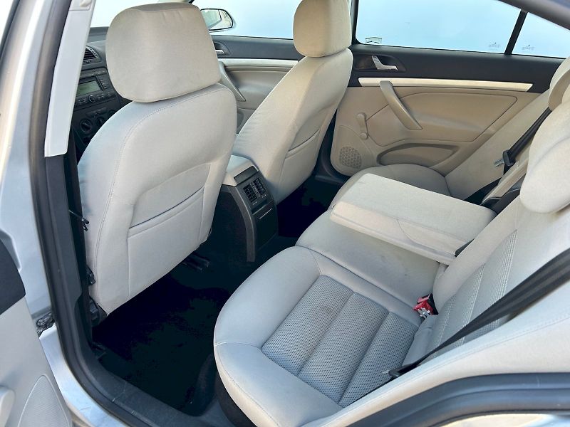 Škoda Octavia (2006) Ambiente 1.6 FSI 85 kW - fotka 20 z 23
