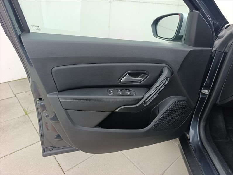 Dacia Duster 1,6 SCe Aut.klima, Kamera,Navi - fotka 12 z 36