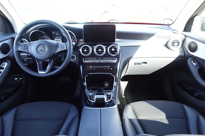 Mercedes-Benz GLC 220 d 4Matic 125 kW - fotka 18 z 31