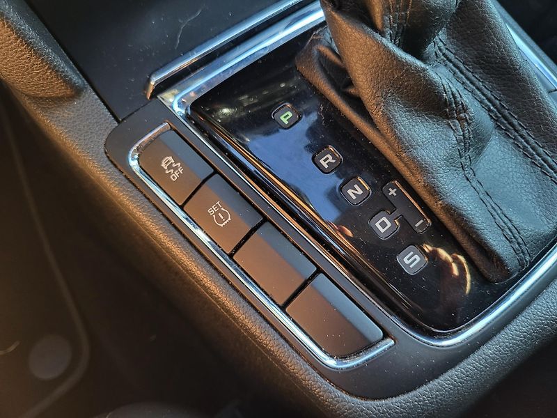 Škoda Superb II combi 2.0 TDi DSG ELEGANCE - fotka 17 z 42