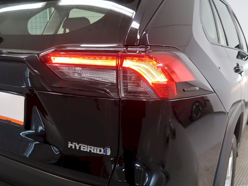 Toyota RAV4 (2021) ACTIVE 2.5 HYBRID 131KW - fotka 11 z 32