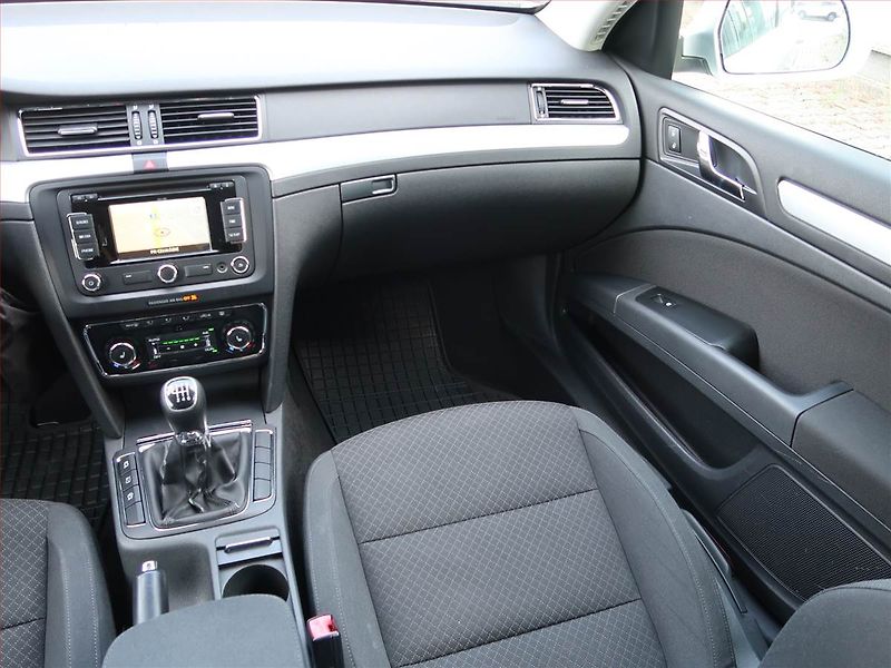 Škoda Superb (2014) Ambition 2.0 TDI, Navi - fotka 8 z 18