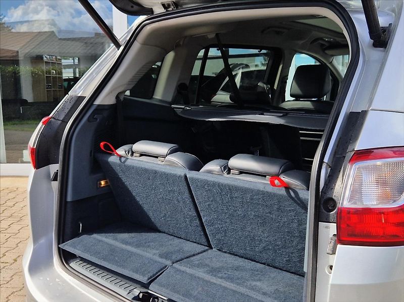 Ford Grand C-MAX 1,6 TDCi 7MÍST AUTOAC SENZORY - fotka 12 z 41