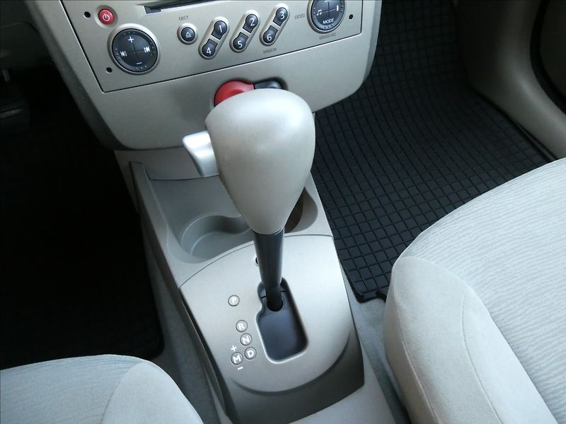 Renault Clio 1,6 i16V automat,serviska,závě - fotka 30 z 47