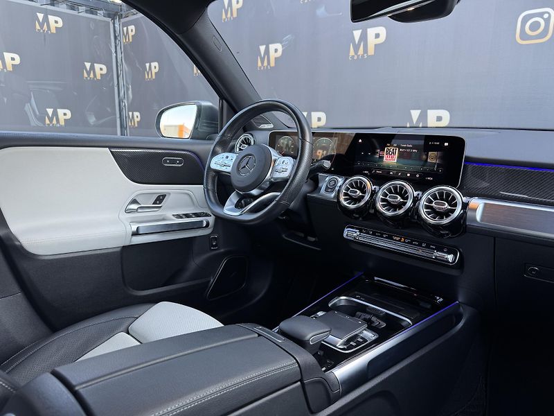 Mercedes-Benz GLB (2019) 200d 4Matic, AMG Line Head-up  - fotka 14 z 51