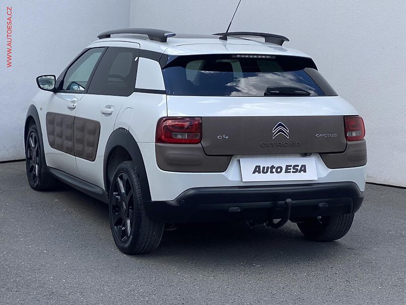 Citroën C4 Cactus (2014) 1.6 HDi, Shine, AT, panor - fotka 6 z 20