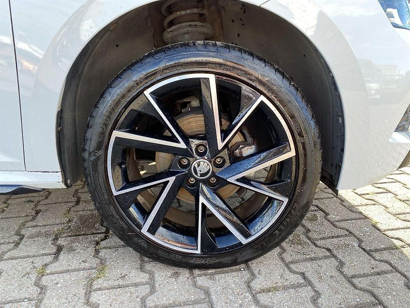 Škoda Kamiq (2022) 1.0 TSI Monte Carlo - fotka 26 z 30