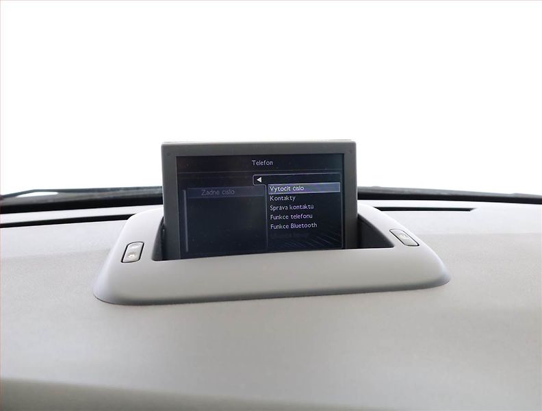 Peugeot 5008 (2016) 1.6 BlueHDi, Automat, 7 míst - fotka 12 z 20