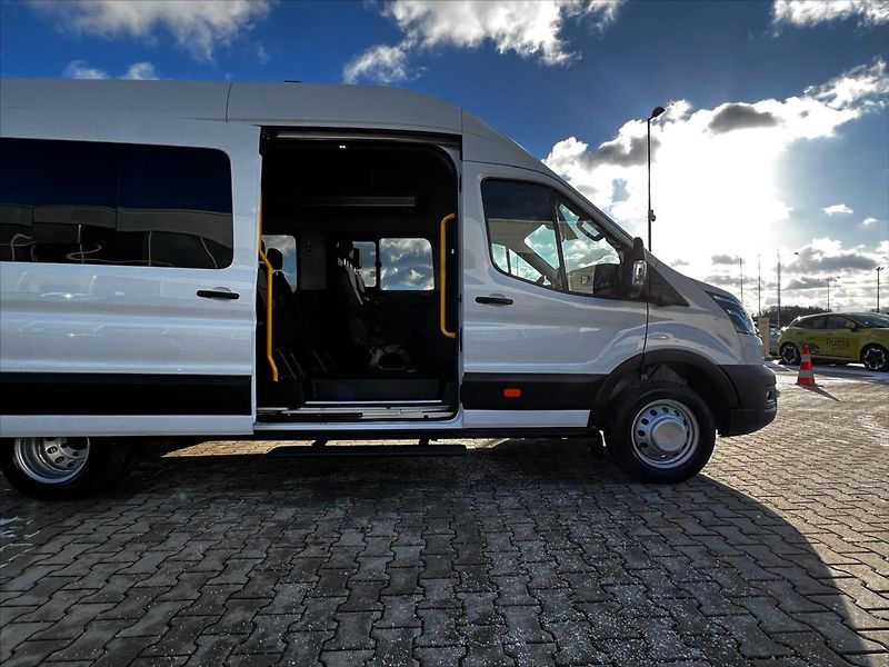 Ford Transit (2025) 2,0 EcoBlue BUS 18míst AUT L4 - fotka 22 z 37