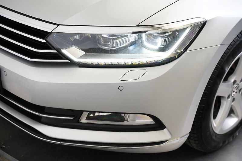 Volkswagen Passat - fotka 9 z 26