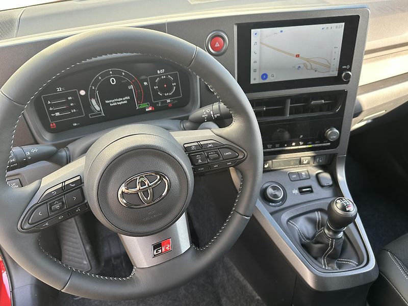 Toyota GR Yaris (2025) 1.6 T-6/MT DYNAMIC VIP - fotka 7 z 18