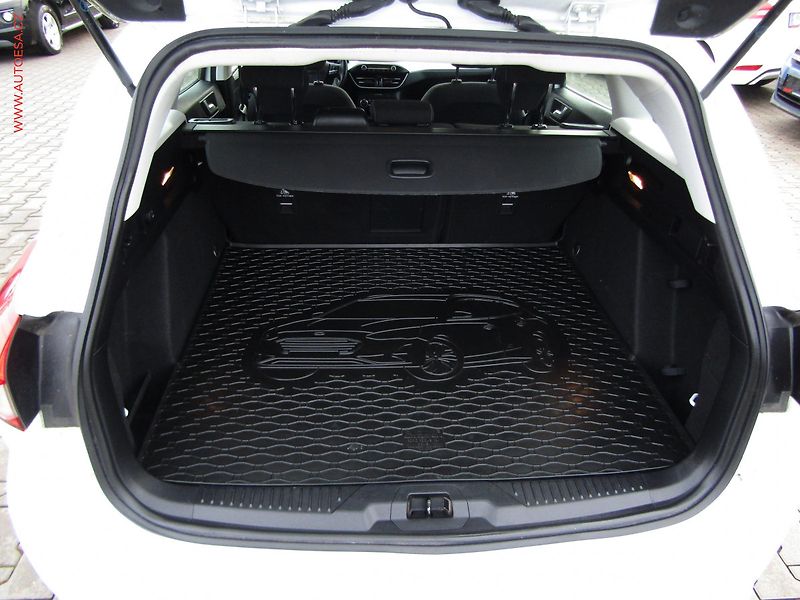 Ford Focus (2020) 1.5 TDCi, ČR, AC, park.čidla - fotka 7 z 21