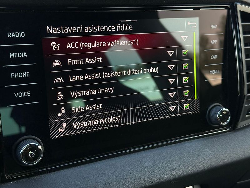 Škoda Karoq 2.0TDI 110kW DSG 4x4 Sportline - fotka 11 z 20