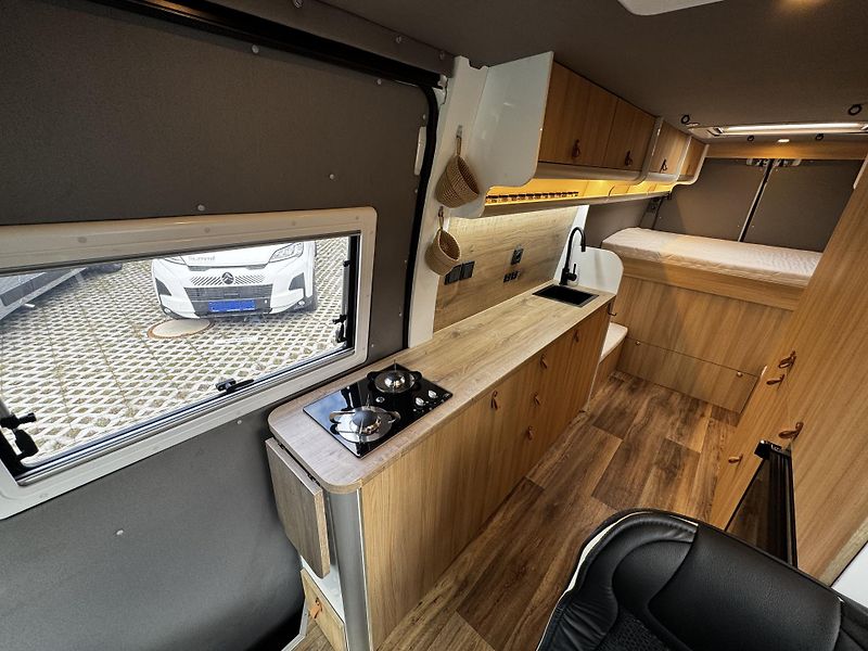Iveco (2019) prostorná vestavba pro 4, 3,5t - fotka 15 z 36