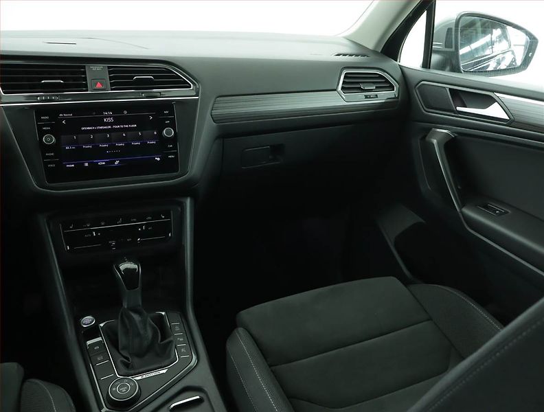 Volkswagen Tiguan Allspace (2022) 2.0 TDI - fotka 8 z 17