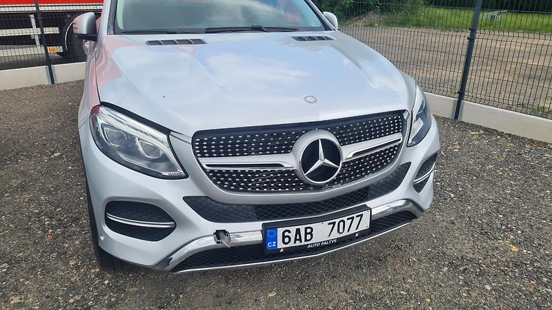 Mercedes-Benz GLE (2015) MERCEDE BENZ 350D nepojízdný - fotka 2 z 11