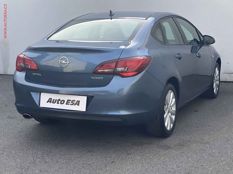 Opel Astra (2016) 1.4T, ČR, AC, STK6/28 - fotka 4 z 19
