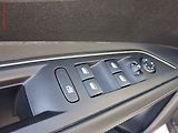Peugeot 3008 (2019) 1.2PT, Allure, AT, LED - náhled 13