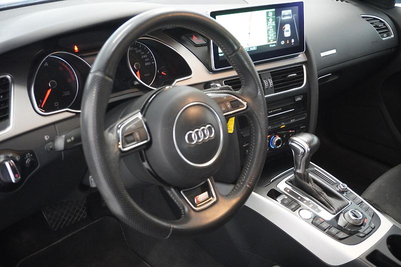 Audi A5 2,0 TDI S-LINE AUTOMAT - fotka 13 z 26