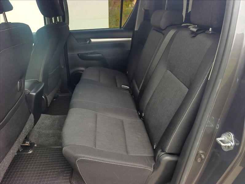 Toyota Hilux 2,4 D-4D Kamera Tažné 1maj. ČR - fotka 32 z 43