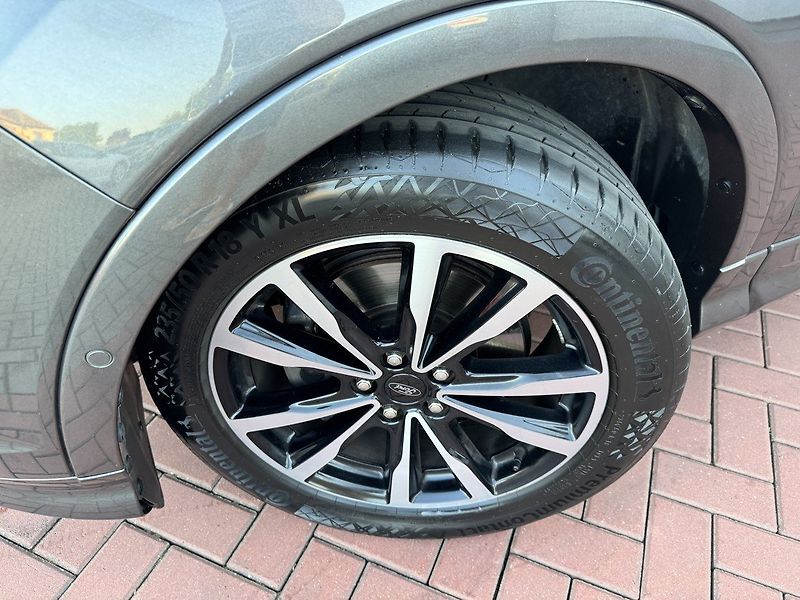 Ford Kuga (2019) 2.0 TDCi ST-Line Xenony AT - fotka 45 z 48