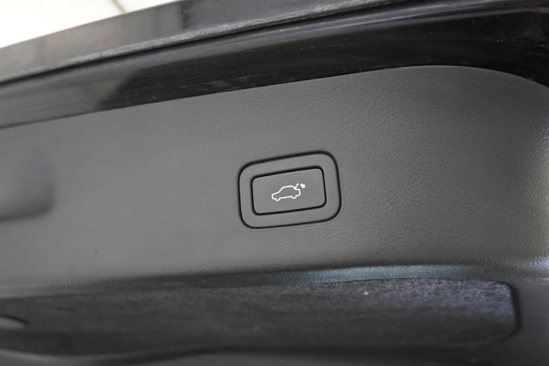 Land Rover Range Rover Sport 3,0D HSE AUTOMAT - fotka 30 z 36