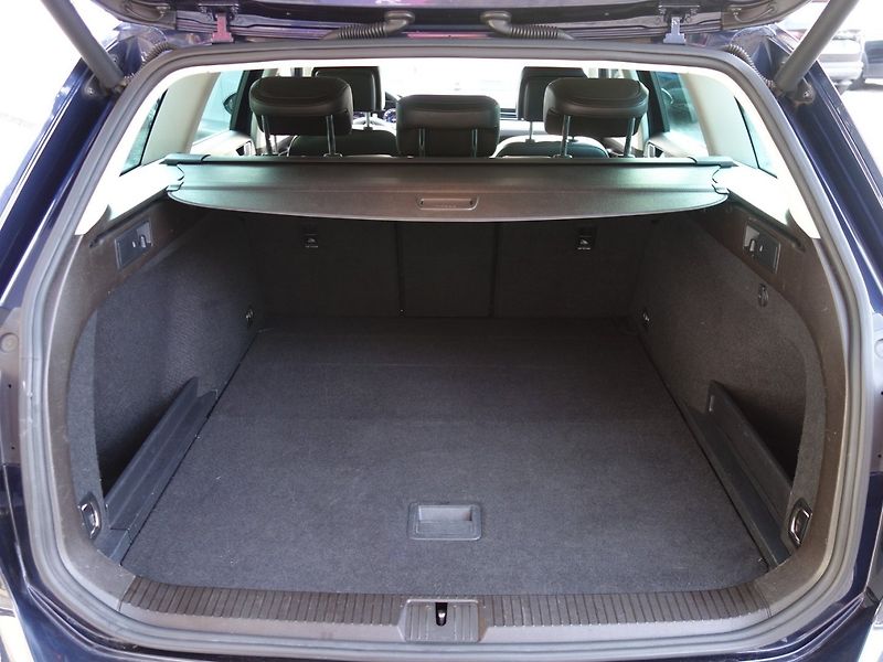 Volkswagen Passat (2015) 2.0TDI 110kW DSG HIGHLINE - fotka 38 z 49