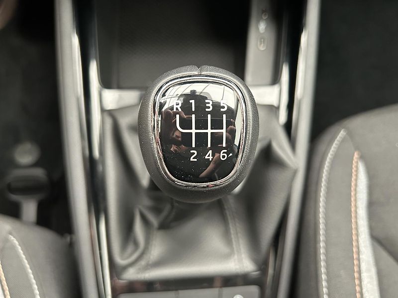 Škoda Scala 1.0 TSI Selection - fotka 17 z 28