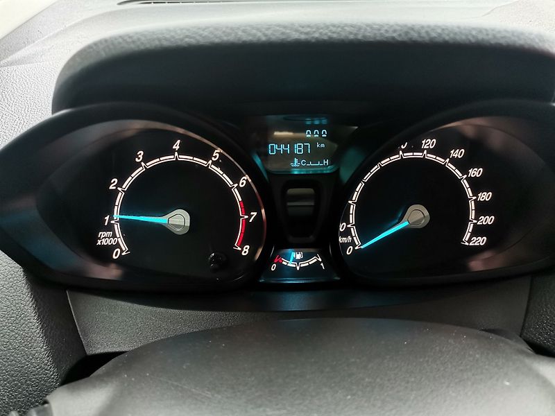 Ford Tourneo Courier 1.0i EB 74kw Winter Paket - fotka 12 z 26