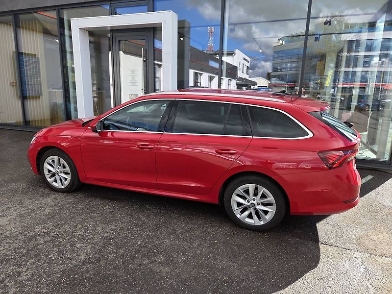 Škoda Octavia (2022) 1.5 TSI DSG Style+ - fotka 2 z 37