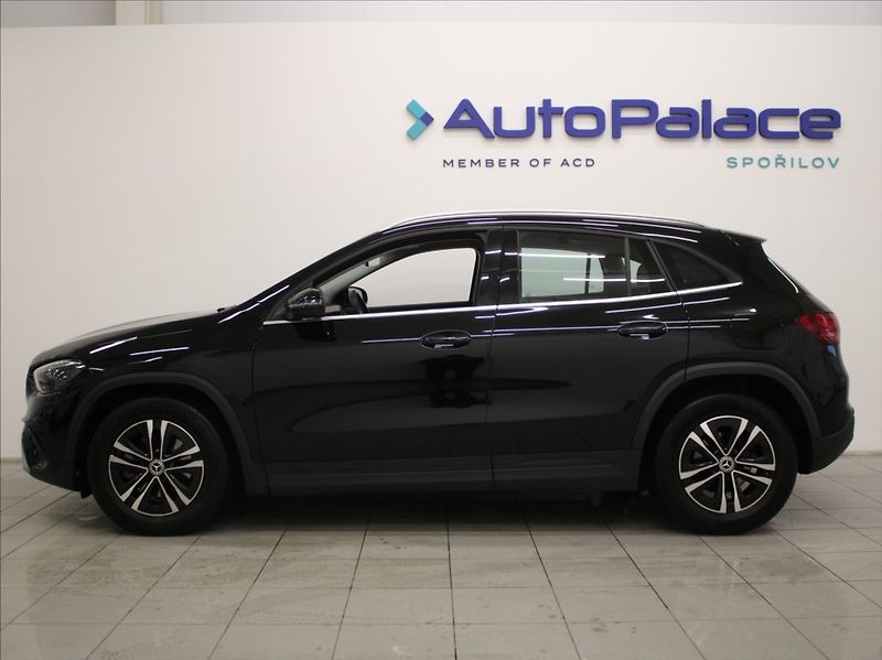 Mercedes-Benz GLA 2,0 200D 4Matic 1.maj.ČR.35tkm - fotka 5 z 23