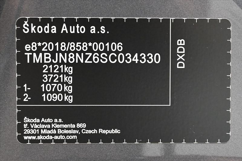 Škoda Superb 1,5 TSI 110kW DSG Selection Zá - fotka 12 z 33