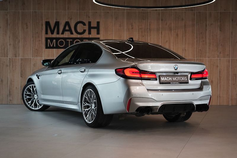 BMW M5 Masáž, Ventilace, H/K, Head-up - fotka 12 z 46