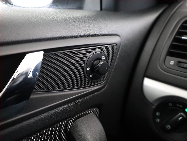 Škoda Yeti (2010) 1.4 TSI, Navi, Tempomat - fotka 16 z 18