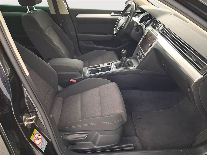 Volkswagen Passat (2017) Comfortline 2.0 TDI - fotka 9 z 20