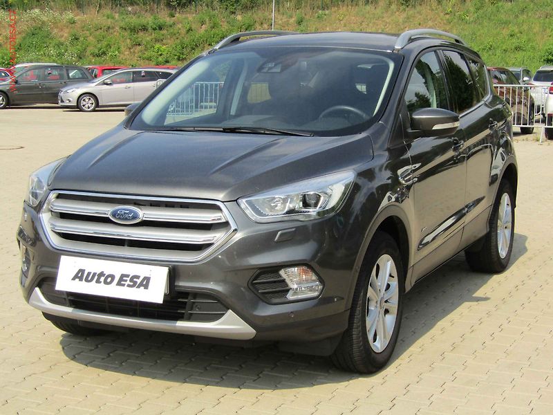 Ford Kuga (2018) 2.0TDCi 4x4, AC, výhřev sed. - fotka 3 z 16