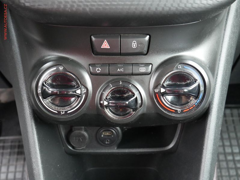 Peugeot 2008 (2014) 1.6 HDI, 1.maj,ČR, AC, temp - fotka 13 z 14