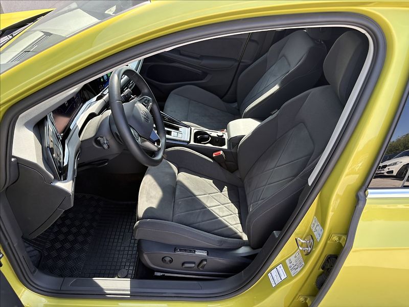 Volkswagen Golf 2,0 TDI 110 KW AUTOMAT STYLE - fotka 22 z 35