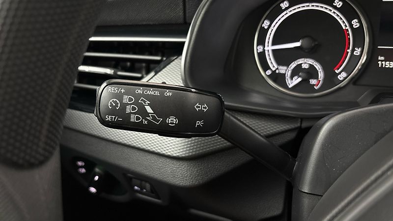 Škoda Scala 1.0 TSI Ambition - fotka 14 z 23