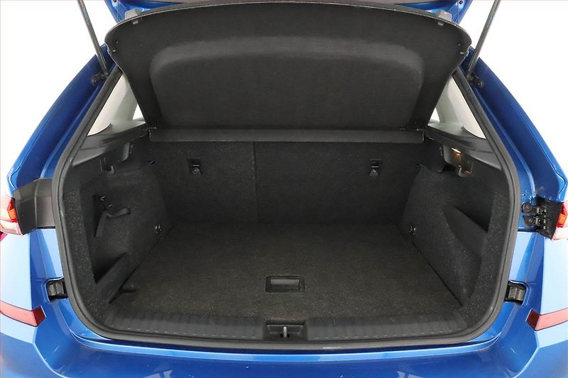 Škoda Kamiq (2022) 1.0 TSI, Serv.kniha - fotka 10 z 16