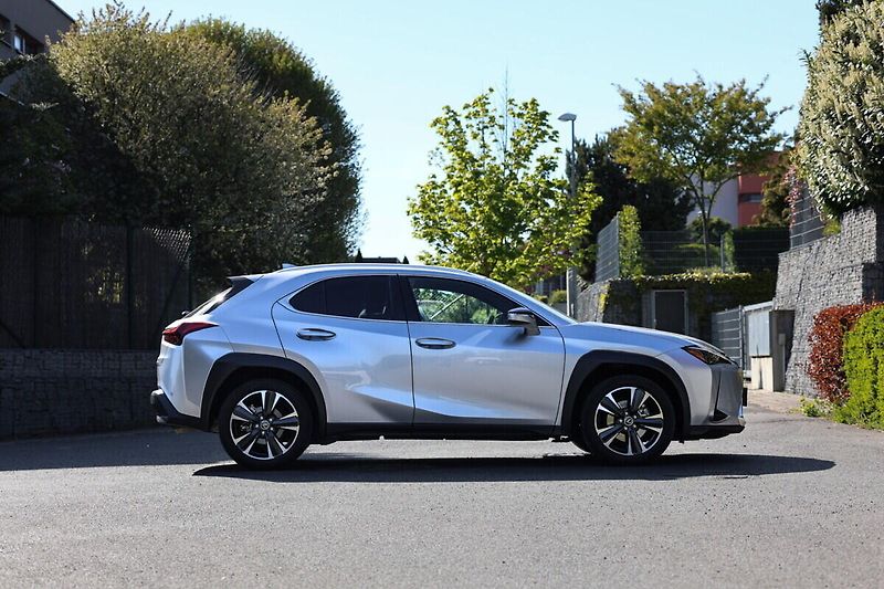 Lexus UX 300h 300H 2,0 HEV BUSINESS TECH - fotka 6 z 28
